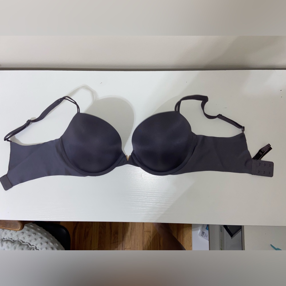 34DD Victorias Secret Bra
